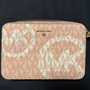 Michael Kors Crossbody Bag ✨